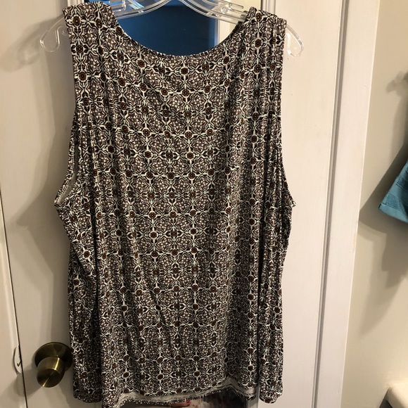 NWT Dressbarn, soft, patterned tank top- size 3X - Picture 6 of 7